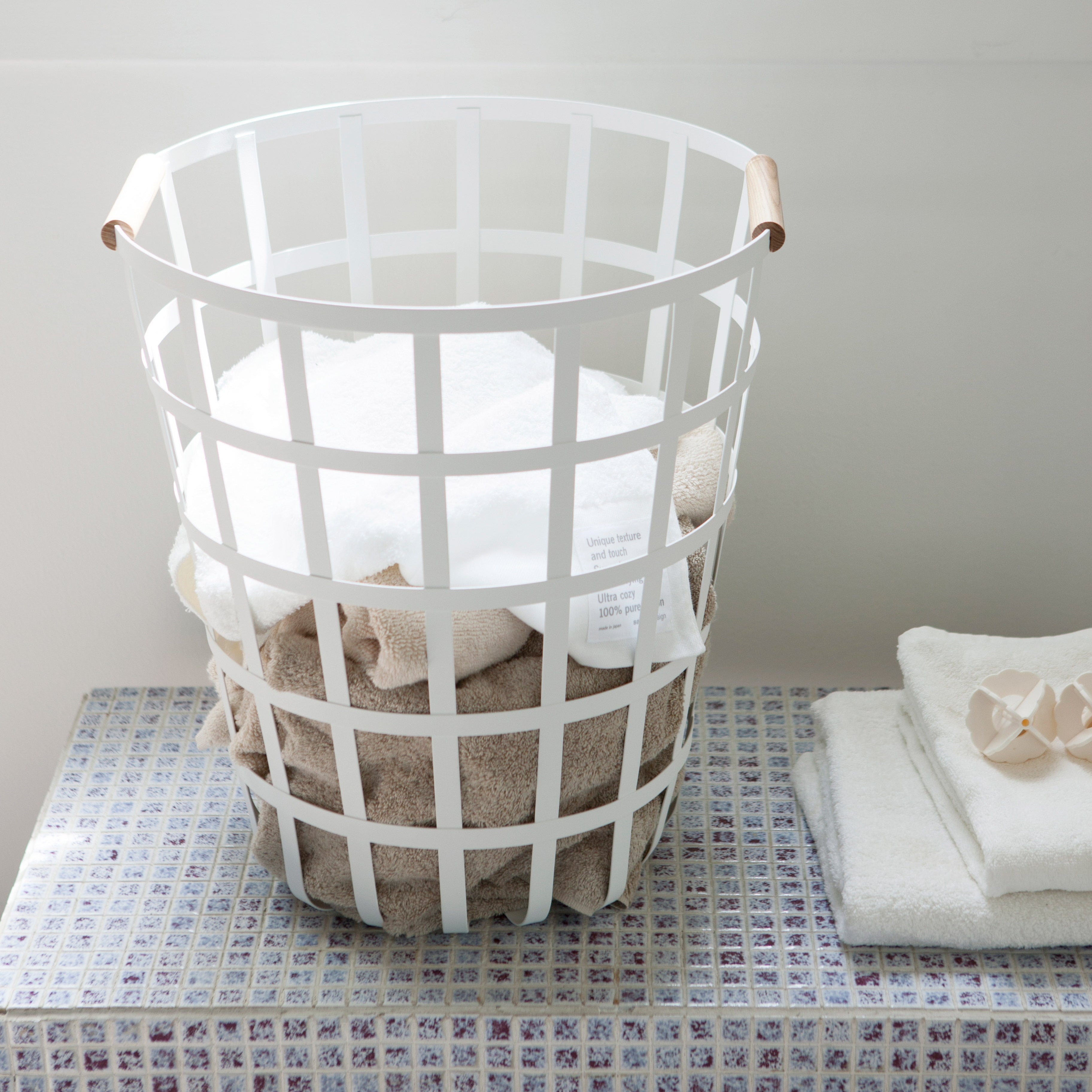Modern Wire Laundry Hamper with Wooden Handles
