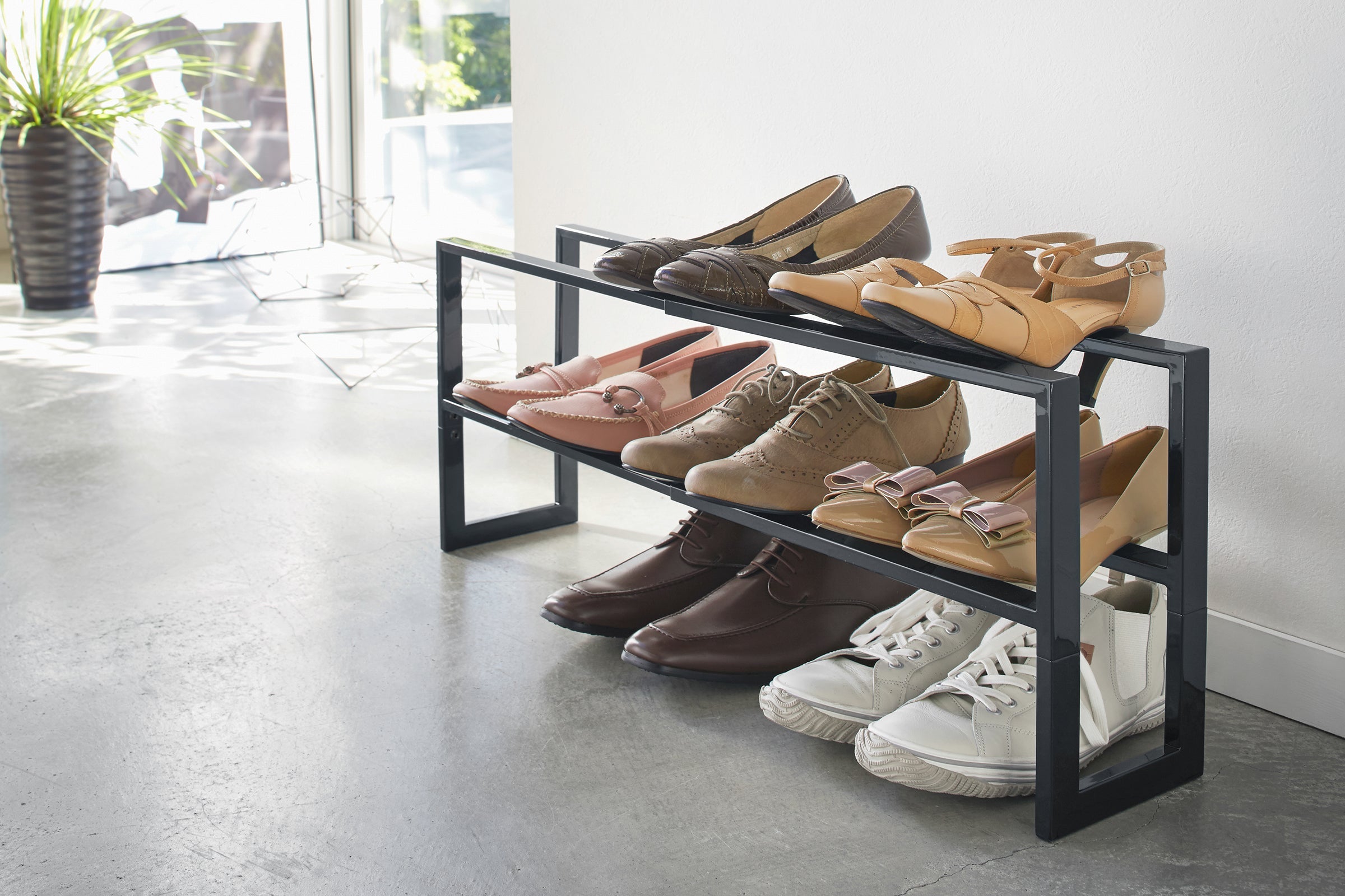 Adjustable Low-Profile Shoe Rack – Single or Two-Tier