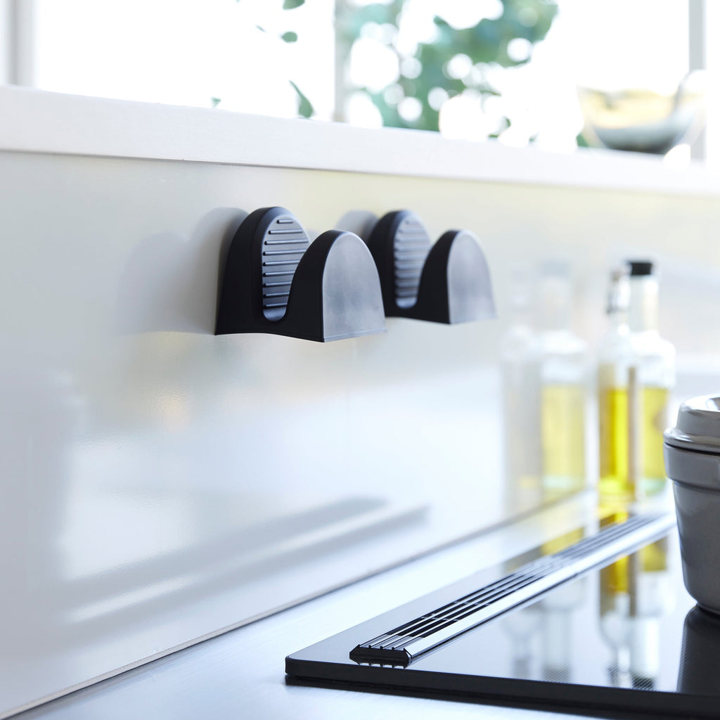 Magnetic Pot Holders - Set of 2 - Silicone