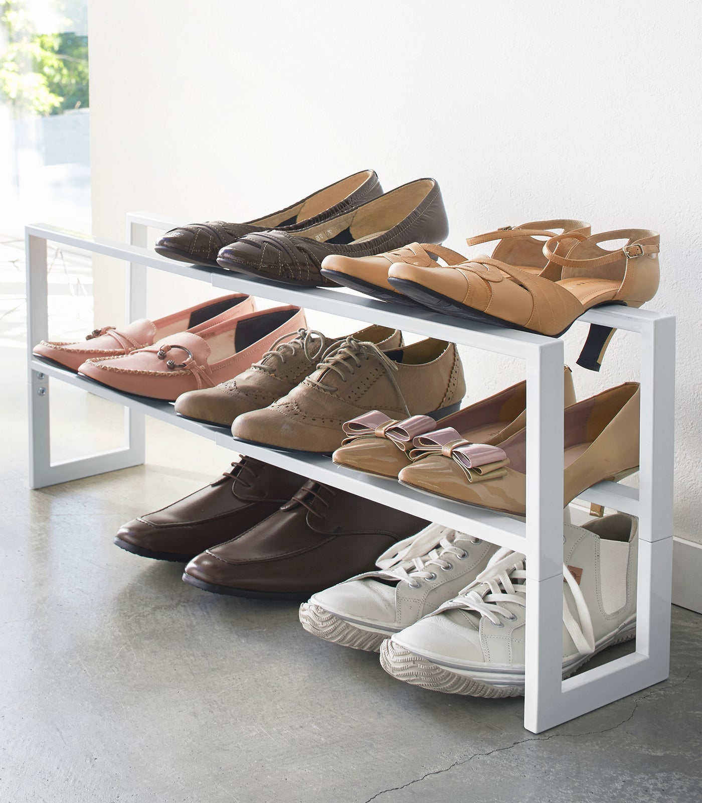 Adjustable Low-Profile Shoe Rack – Single or Two-Tier