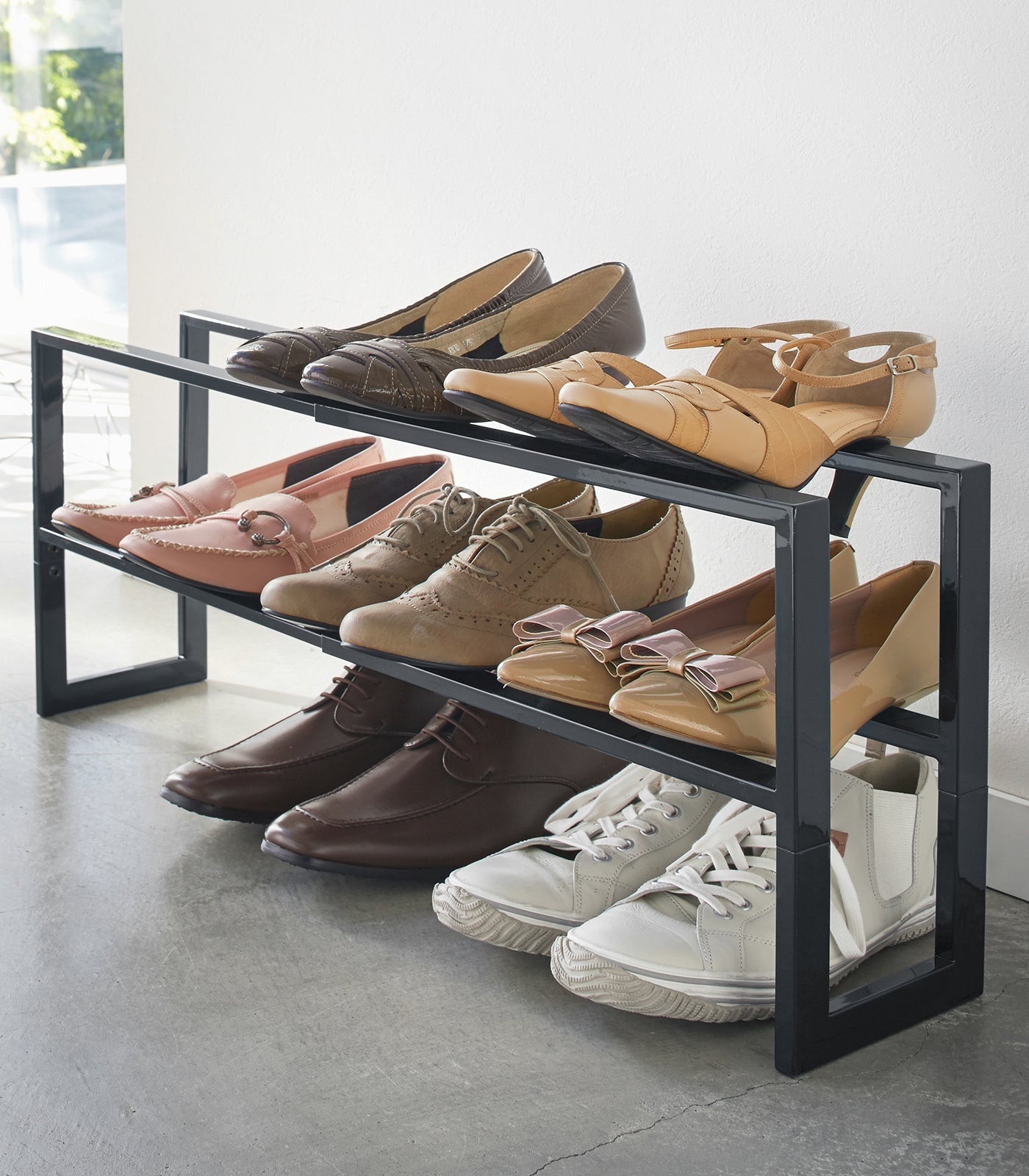 Adjustable Low-Profile Shoe Rack – Single or Two-Tier