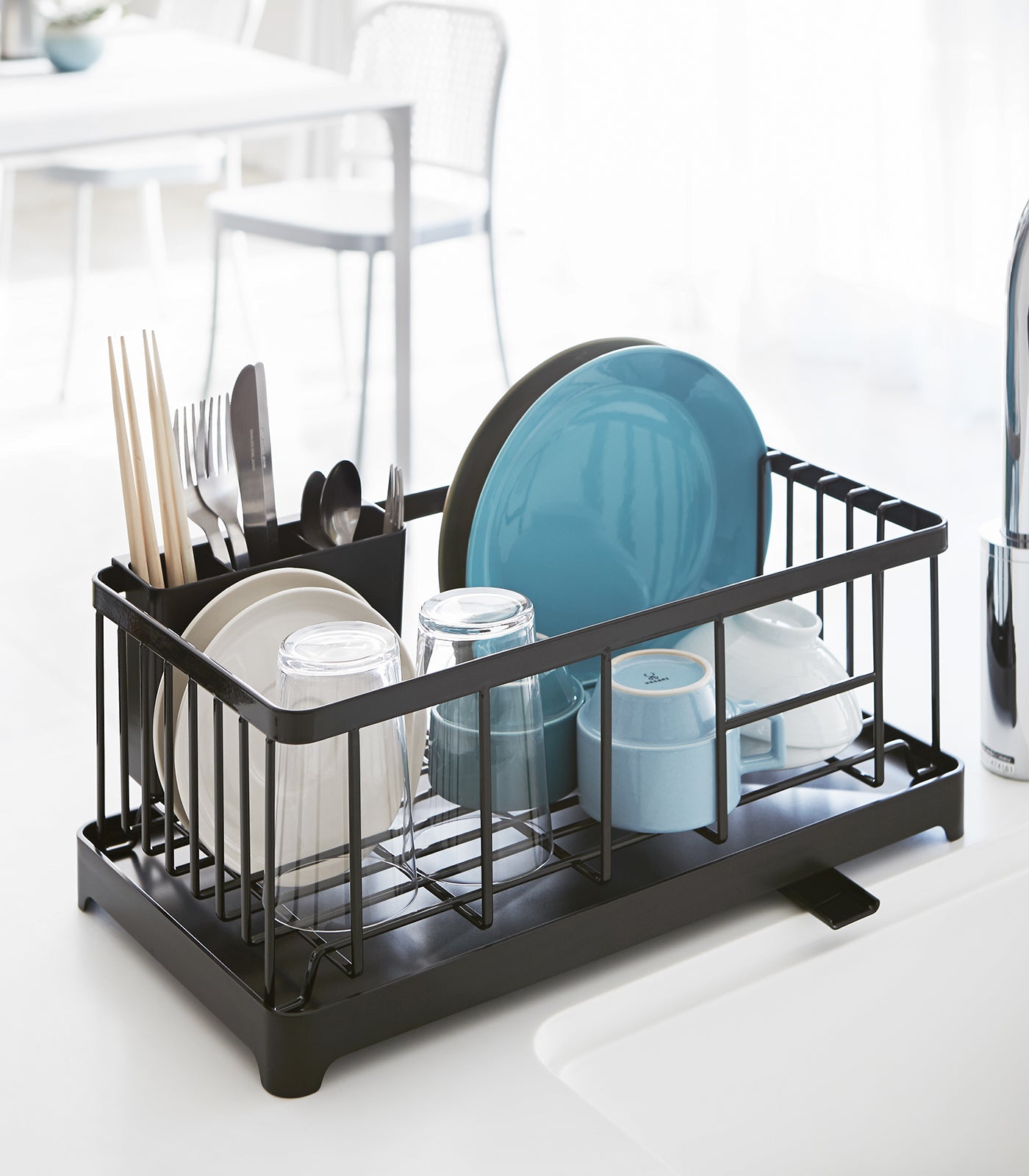 Compact Self-Draining Dish Rack with Swivel Spout